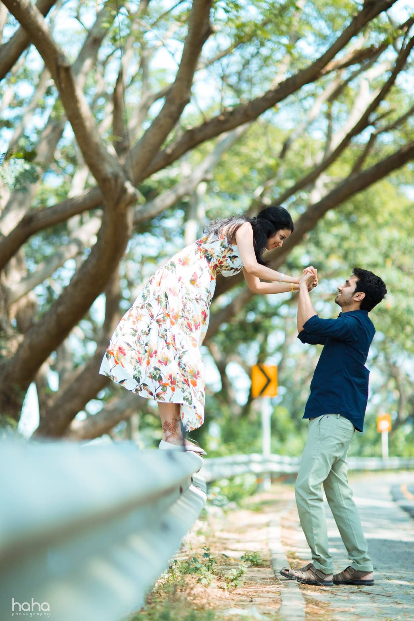 Couple Poses Indian Pre Wedding Photoshoot Ideas Outdoor Hd