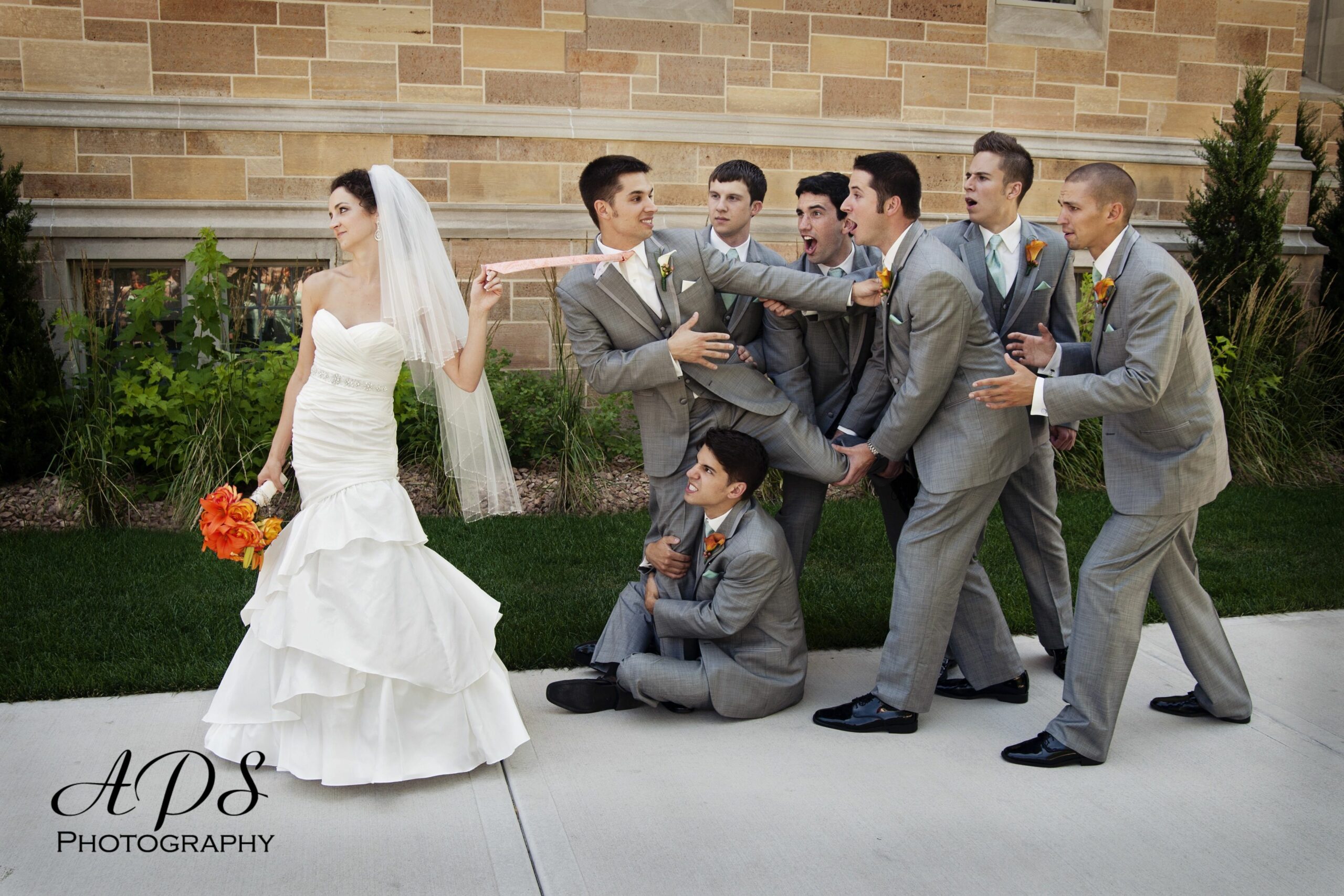 Creative Funny Wedding Photo Ideas