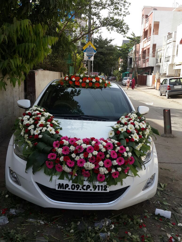 Decorate Wedding Car With Flowers