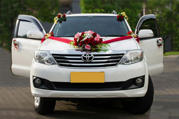 Innova Crysta Wedding Car Decoration